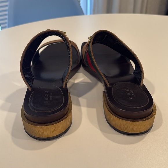 Gucci Women’s 39+ Suede Flat Gold Heel - Picture 6 of 10